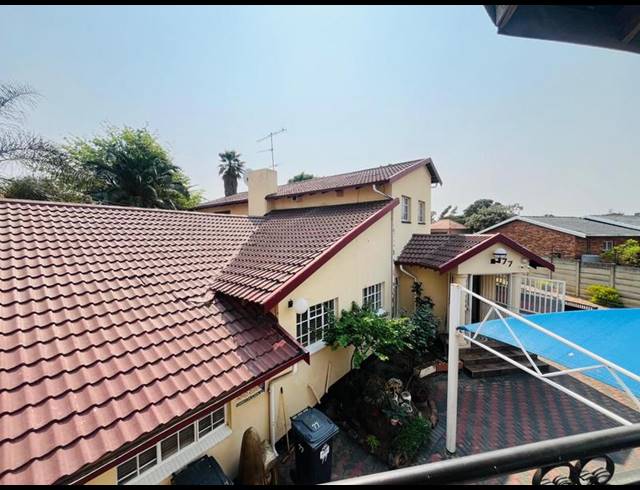 6 BEDROOM HOUSE FOR SALE IN WINCHESTER HILLS EXT 3